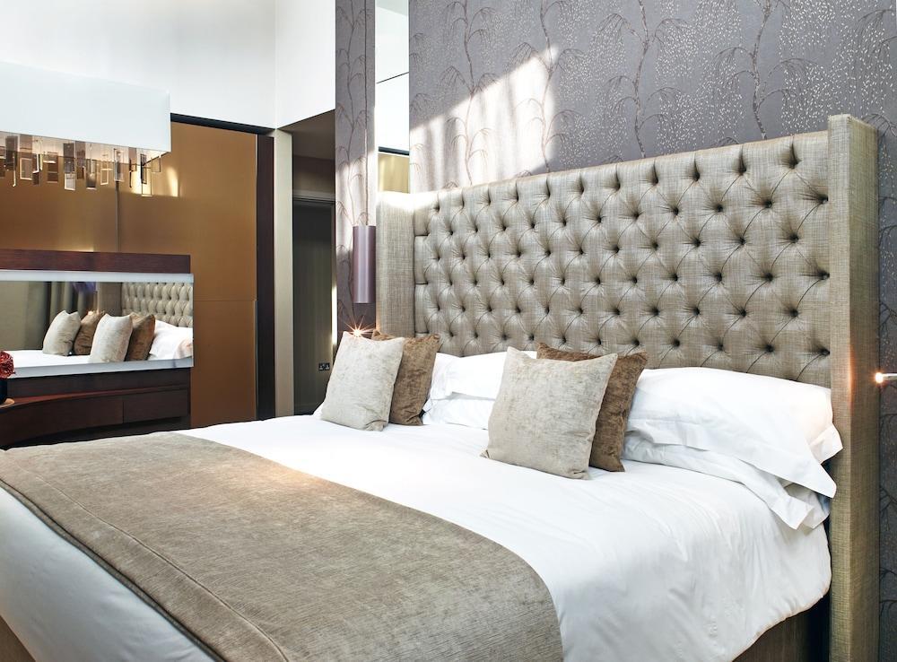 Cheval Three Quays Room Type - Two Bedroom River View Penthouse Cheval Three Quays Room Type - Two Bedroom River View Penthouse