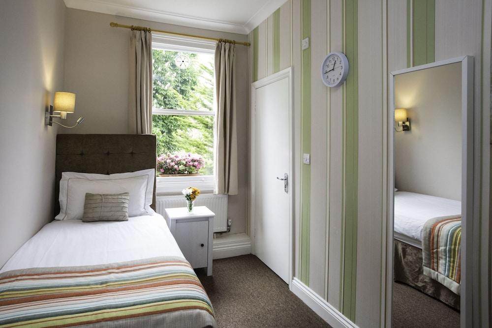 Primrose Guest House - Tap to explore photos
