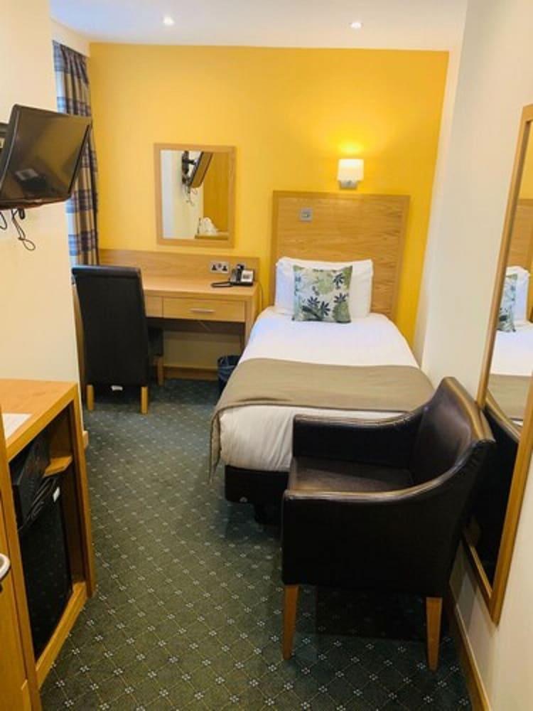 Regency Hotel Parkside