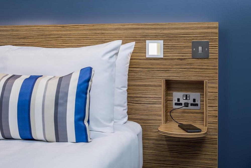 Travelodge London Central City Road Hotel - Tap to explore photos