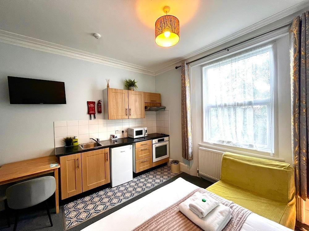 United Lodge Hotel & Apartments Room Type - Triple Studio