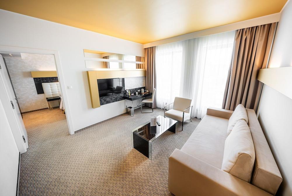 Grandior Hotel Prague Room Type - Deluxe Suite