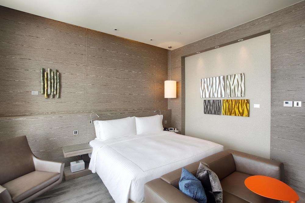 One Farrer Hotel Room Type - Skyline Studio with Skyline Lounge Access One Farrer Hotel Room Type - Skyline Studio with Skyline Lounge Access