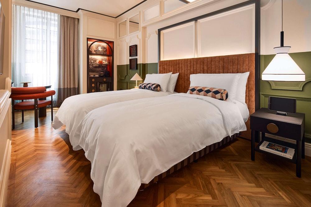 QT Singapore Room Type - Deluxe Twin Room (QT)