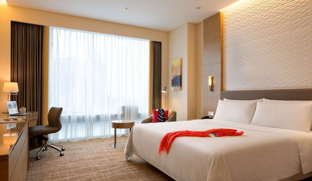 JEN Singapore Orchardgateway by Shangri-La - Tap to explore photos