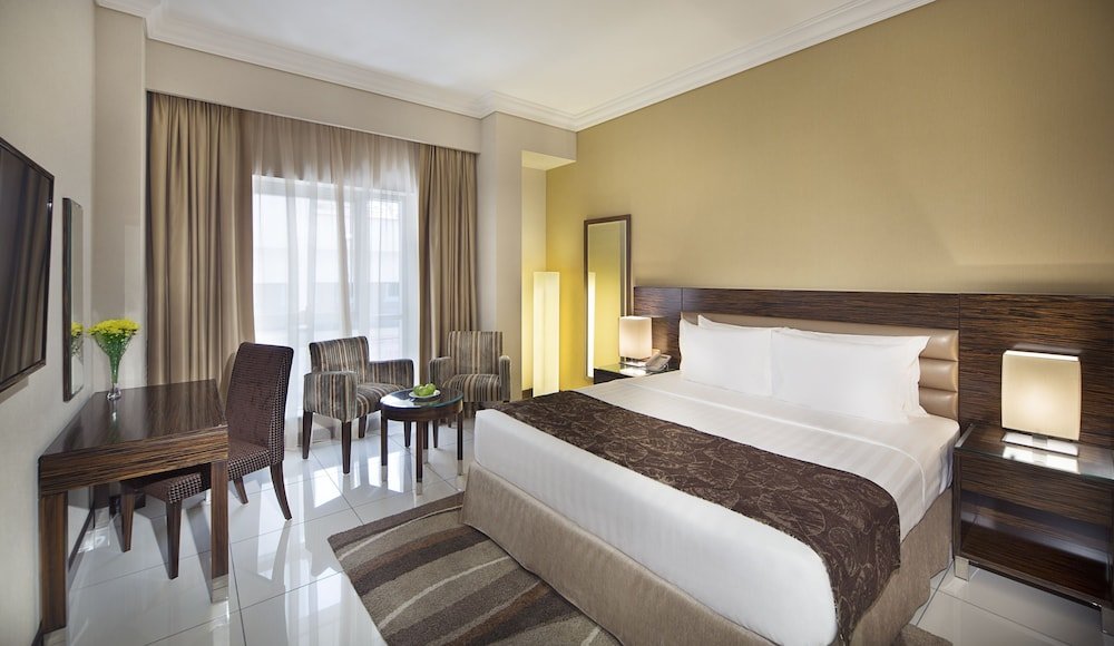 Gateway Hotel Room Type - Deluxe Double Room