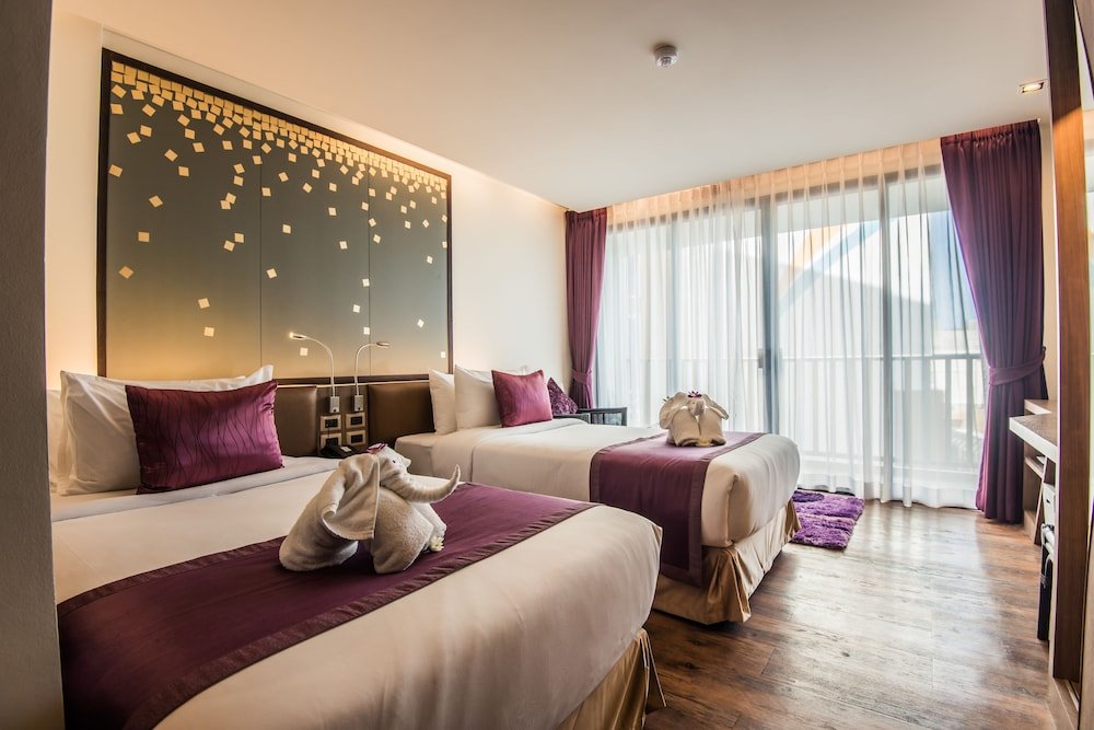 The Beach Heights Resort Phuket Room Type - Deluxe Room