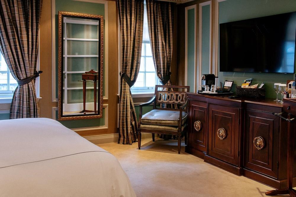 Windsor Arms Hotel Room Type - Yorkville Suite, 1 King Bed with Sofa Bed