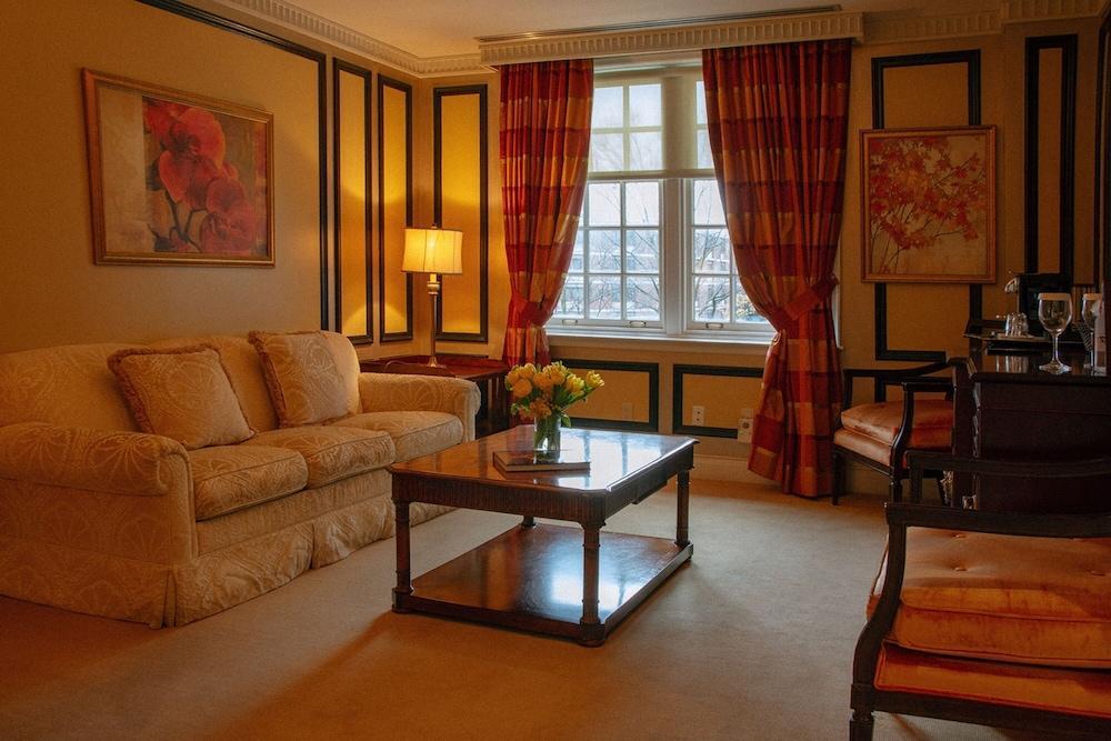 Windsor Arms Hotel Room Type - Suite, 2 Bedrooms