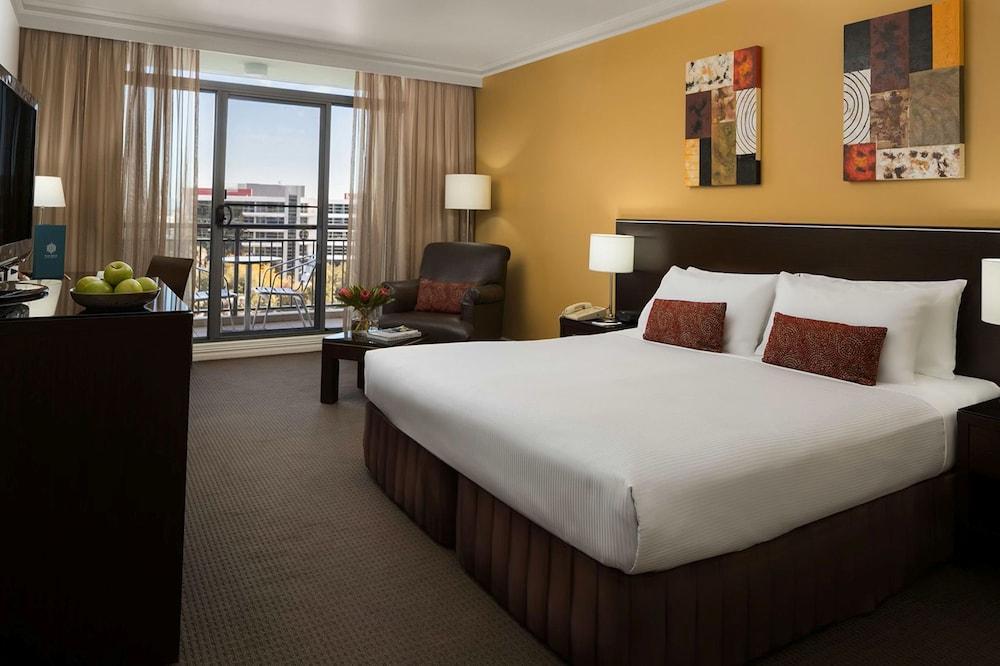 Visy Dior Hotel Room Type - Superior Room, 1 King Bed, Balcony