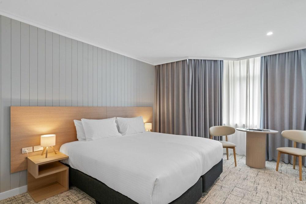 Silkari Mirage Newport Room Type - Deluxe Double or Twin Room, Lake View
