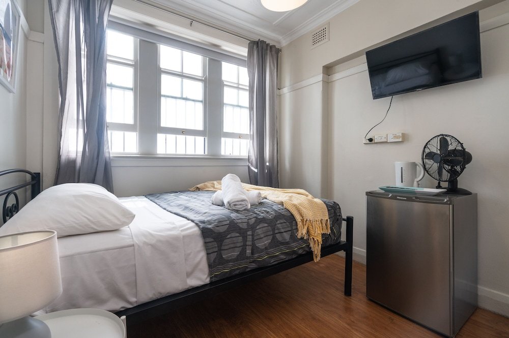 Highfield Hotel Room Type - Double Room, Shared Bathroom
