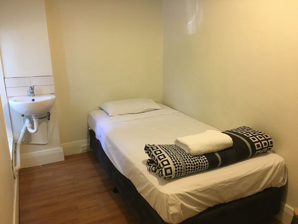 Highfield Hotel Room Type - Single Room, Shared Bathroom