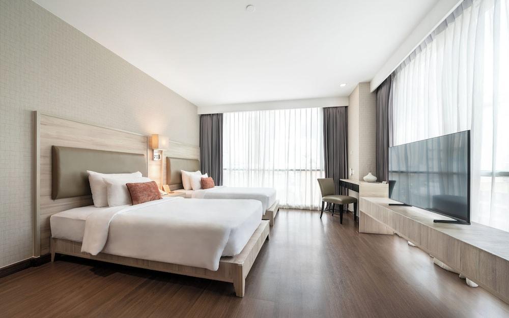 Adelphi Suites Bangkok Room Type - Studio Twin Room