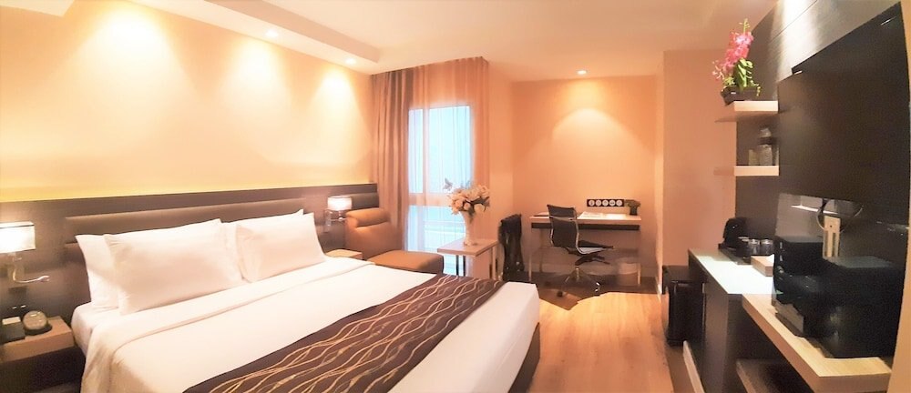 Amora NeoLuxe Hotel Room Type - Executive Double or Twin Amora NeoLuxe Hotel Room Type - Executive Double or Twin