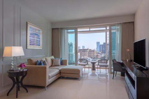 Dusit Suites Hotel Ratchadamri, Bangkok Room Type - One-Bedroom Deluxe Suite King - Club Benefits Included Dusit Suites Hotel Ratchadamri, Bangkok Room Type - One-Bedroom Deluxe Suite King - Club Benefits Included