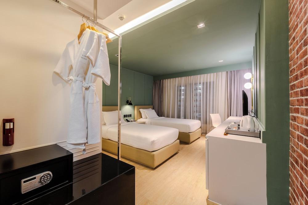 Happihaus Hotel Bangkok Room Type - Happy Room Twin Bed