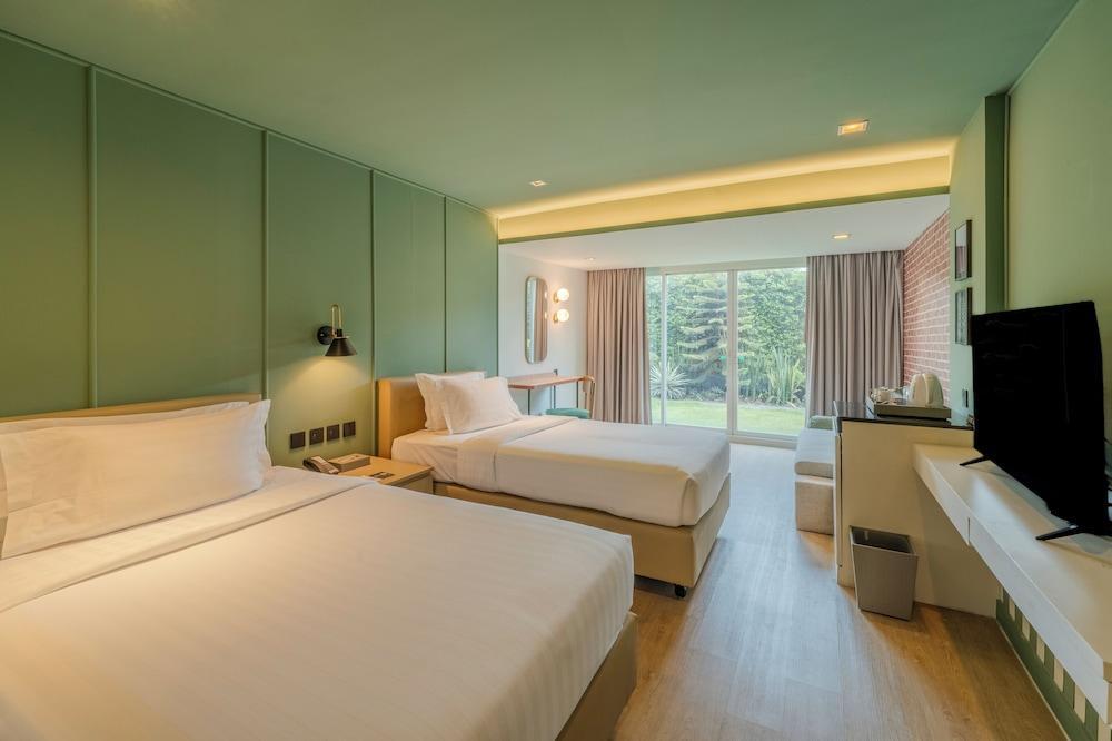 Happihaus Hotel Bangkok Room Type - Happier Room Twin Bed