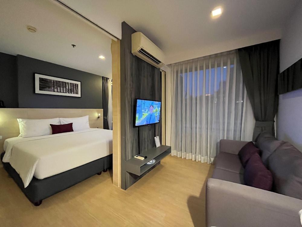 Arize Hotel Sukhumvit Room Type - Deluxe Corner