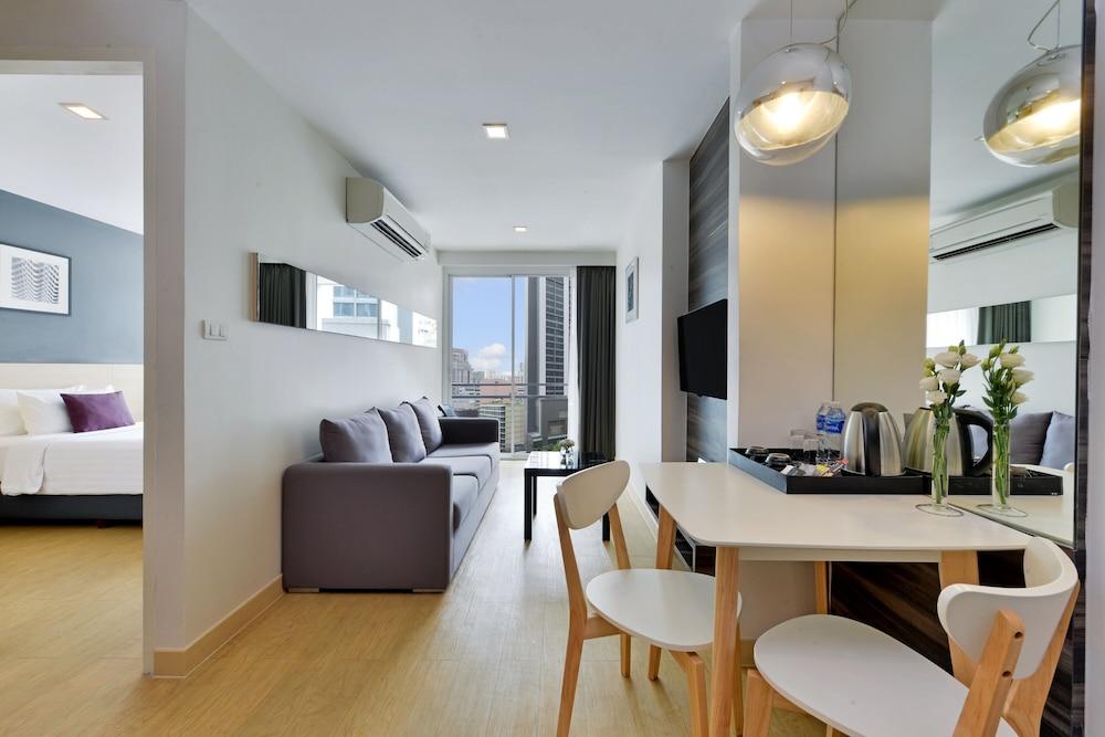 Arize Hotel Sukhumvit Room Type - Executive Double Room