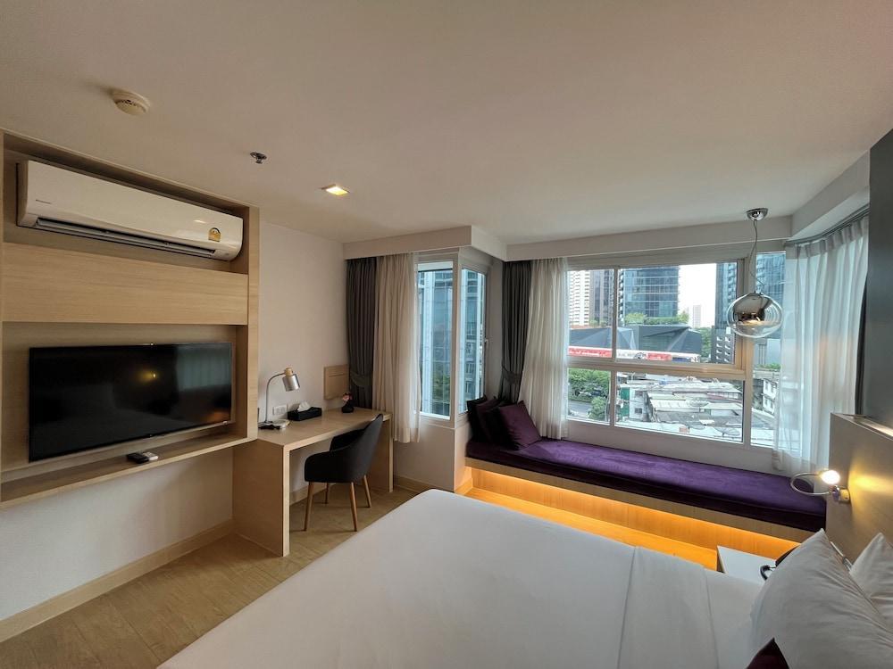 Arize Hotel Sukhumvit Room Type - Deluxe Room