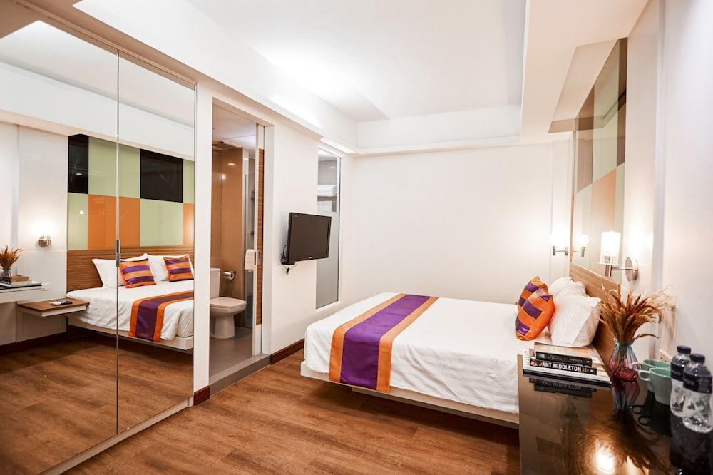 Studio Asoke Room Type - Superior Double Room