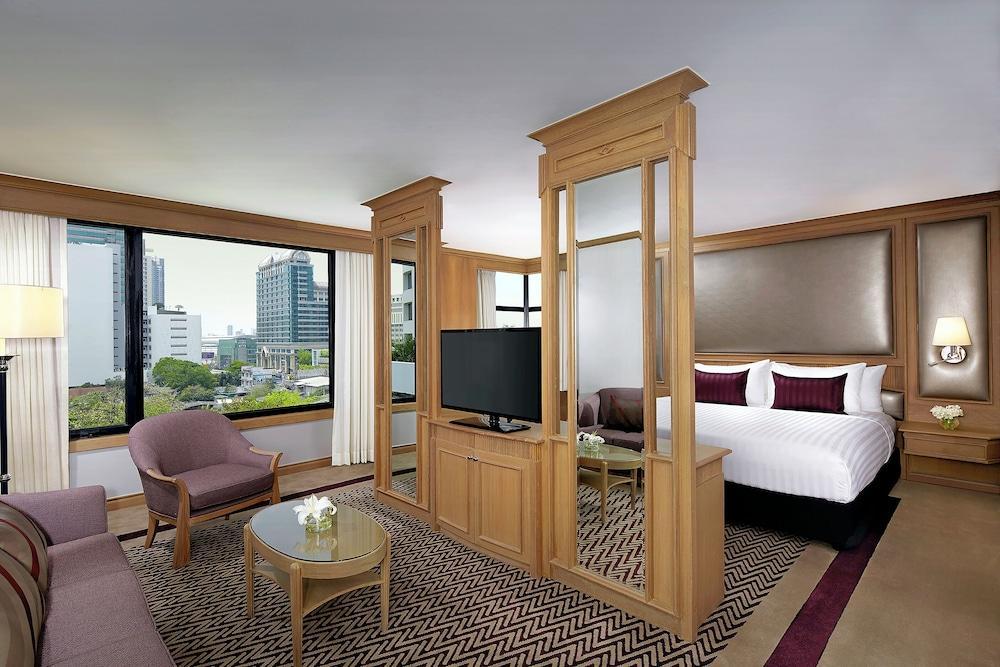 Grand Mercure Bangkok Atrium Room Type - Corner Suite with 1 King Bed, Executive Lounge Access