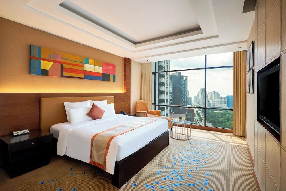 AETAS lumpini Room Type - Junior Suite, 1 King Bed