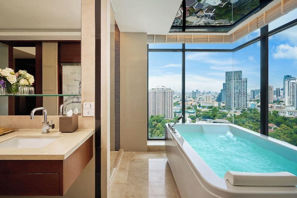 AETAS lumpini Room Type - Premier Suite