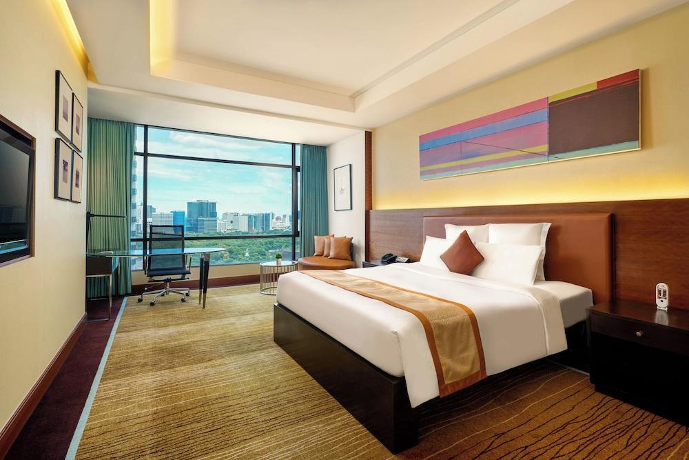AETAS lumpini Room Type - Deluxe King