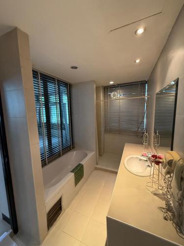 The Best Bangkok House - Tap to explore photos
