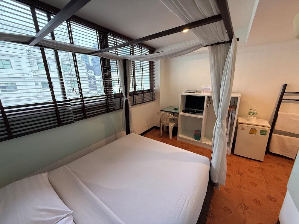 The Best Bangkok House Room Type - Standard Double Room, Bathtub
