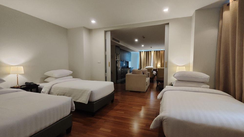 THE BLESS HOTEL & RESIDENCE Room Type - Family 5 People Room