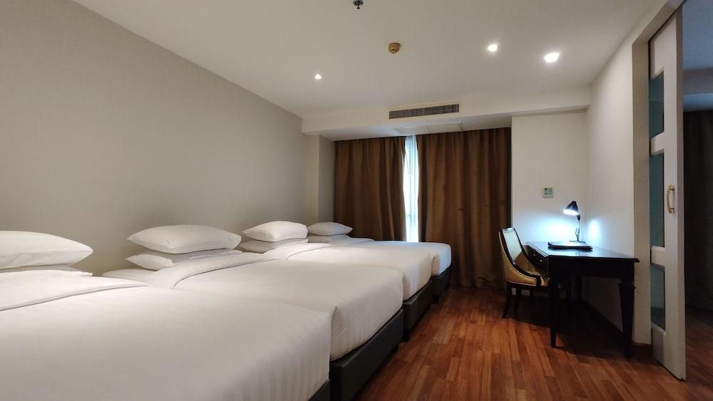 THE BLESS HOTEL & RESIDENCE Room Type - Family 4 People Room