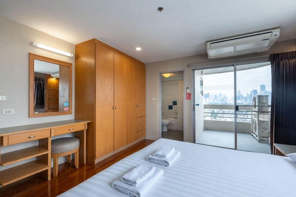 B.U. Place Hotel Bangkok Room Type - Family Suite Twin and Double