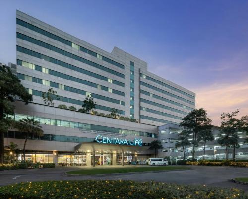 Centara Life Government Complex Hotel & Convention Centre Chaeng Watthana - Tap to explore photos