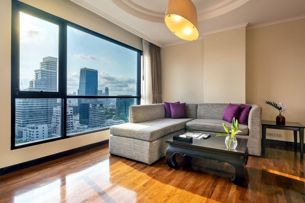 Bandara Silom Suites - Tap to explore photos