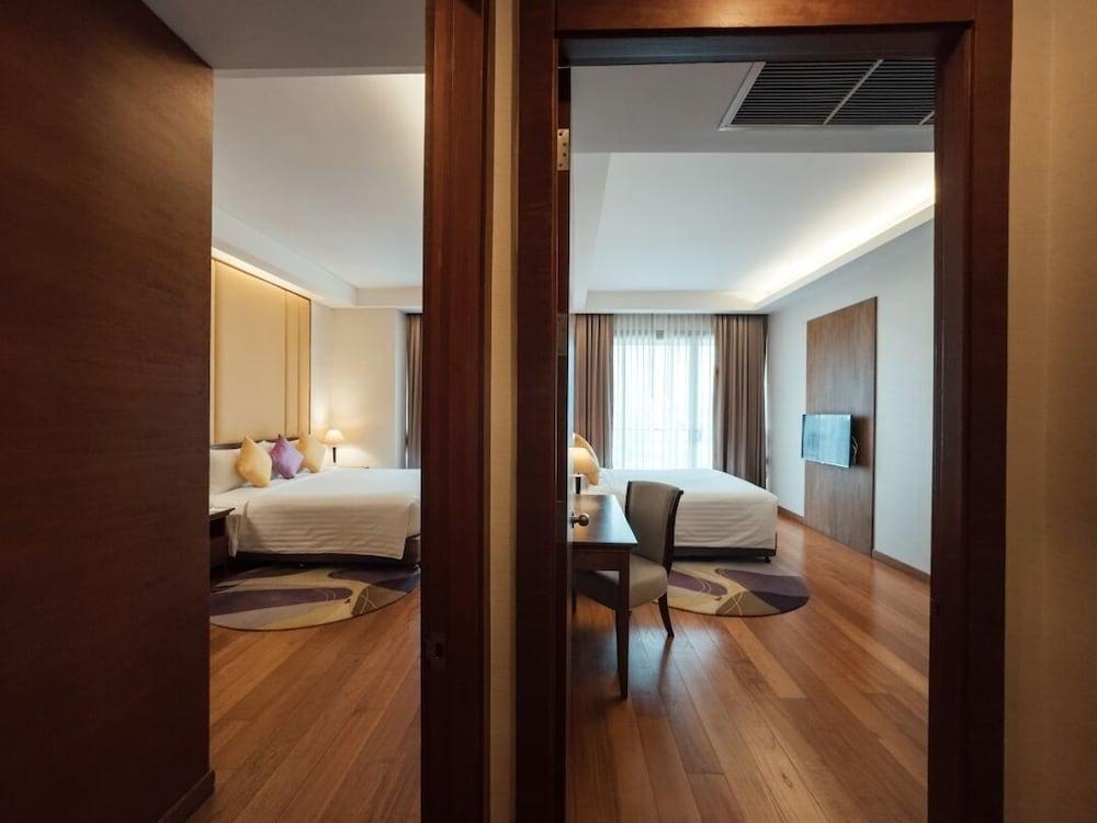 Column Bangkok Hotel Room Type - Two - Bedroom Deluxe