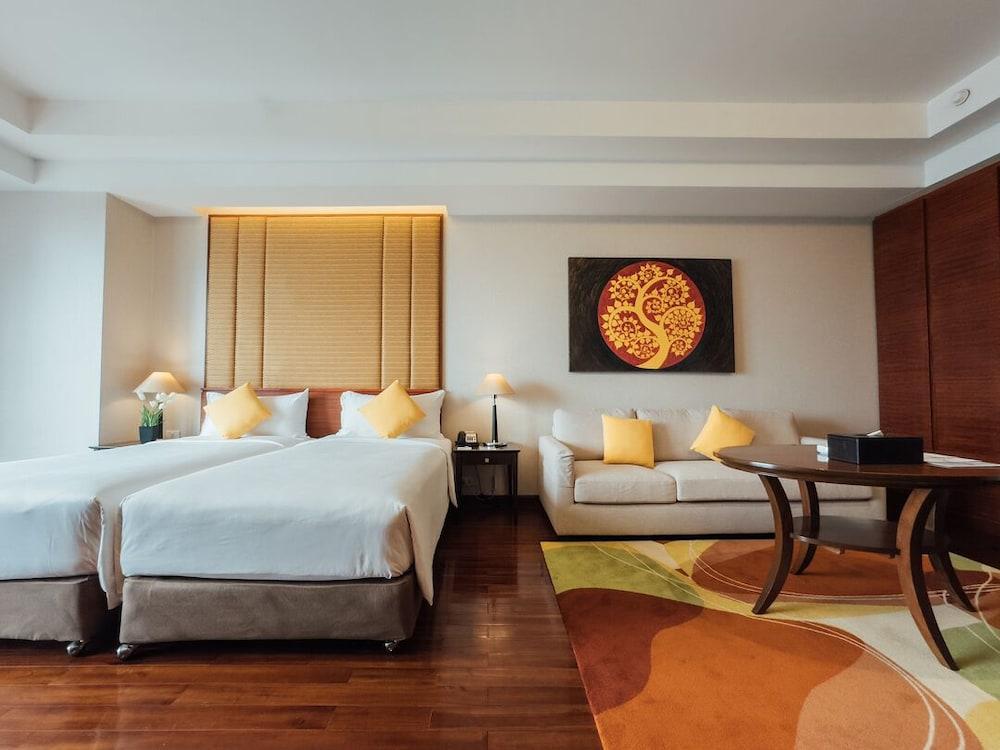 Column Bangkok Hotel Room Type - Studio Park View