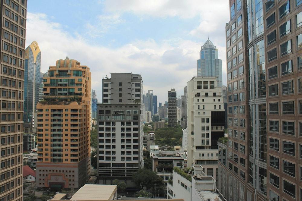 Courtyard by Marriott Bangkok Room Type - Suite, 1 Bedroom, Corner