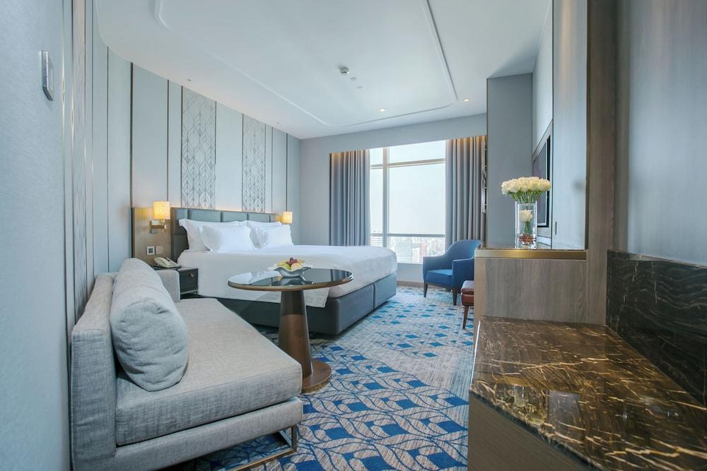 Centara Grand at CentralWorld Room Type - Deluxe Room, 1 King Bed