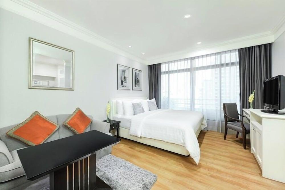 Centre Point Hotel Chidlom Bangkok Room Type - Deluxe King Room