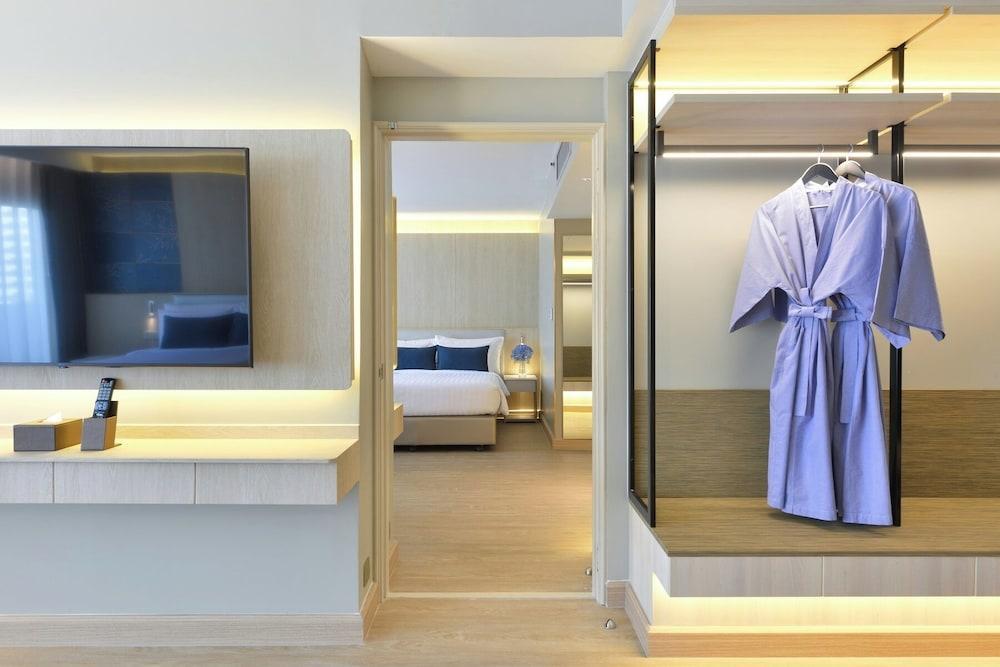Centre Point Plus Hotel Pratunam Room Type - Family Connecting Room