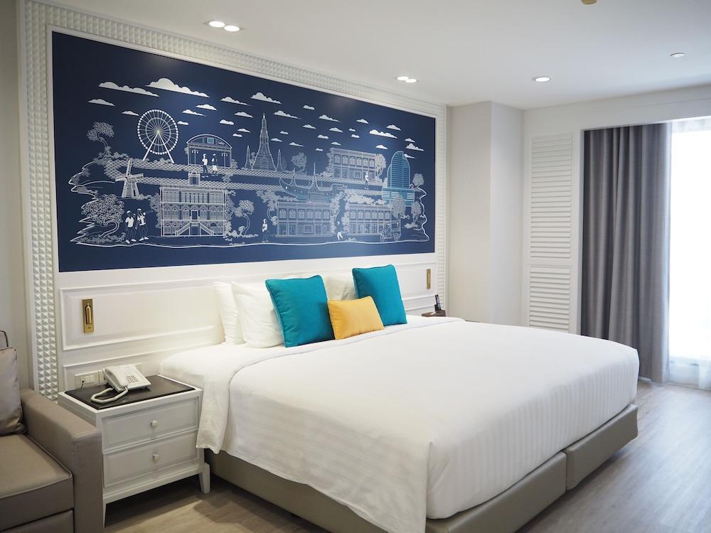 Centre Point Plus Hotel Silom Room Type - Deluxe Suite