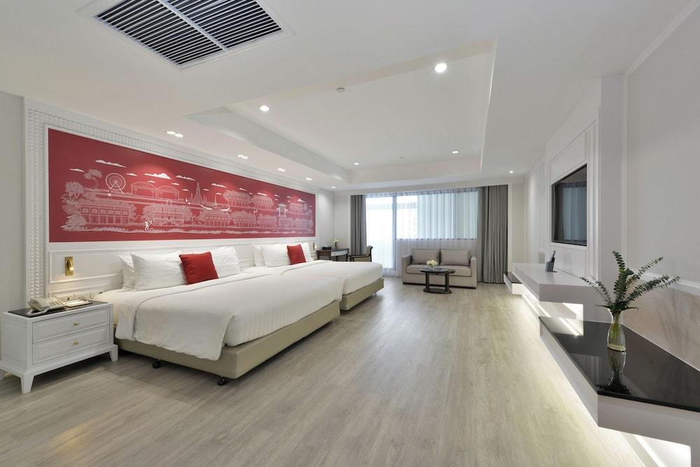 Centre Point Plus Hotel Silom Room Type - Family river view