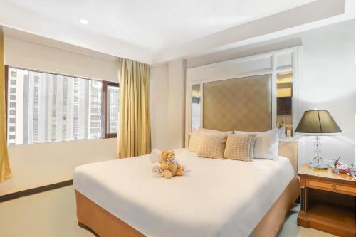 Diamond City Hotel Bangkok - Tap to explore photos