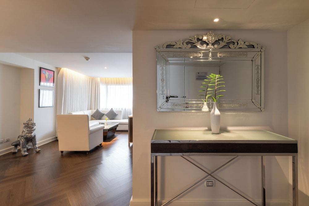 Night Hotel Bangkok - Asoke Sukhumvit 15 Room Type - Gold Suite 51 sqm