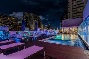 Night Hotel Bangkok - Asoke Sukhumvit 15 - Tap to explore photos