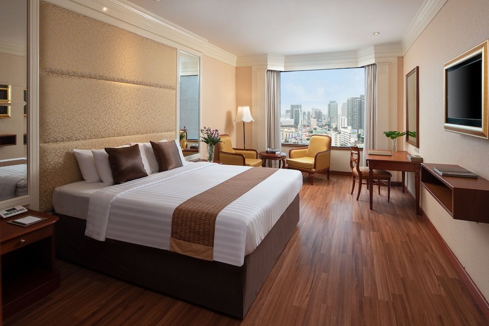 Emerald Hotel Bangkok - Tap to explore photos