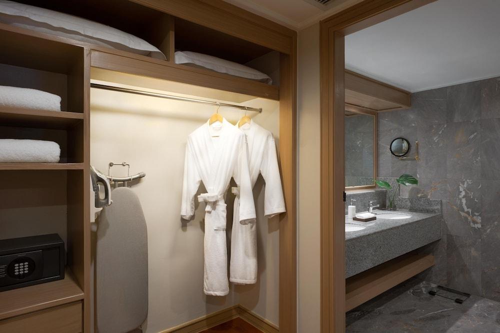 Avani Ratchada Bangkok Room Type - Junior Suite